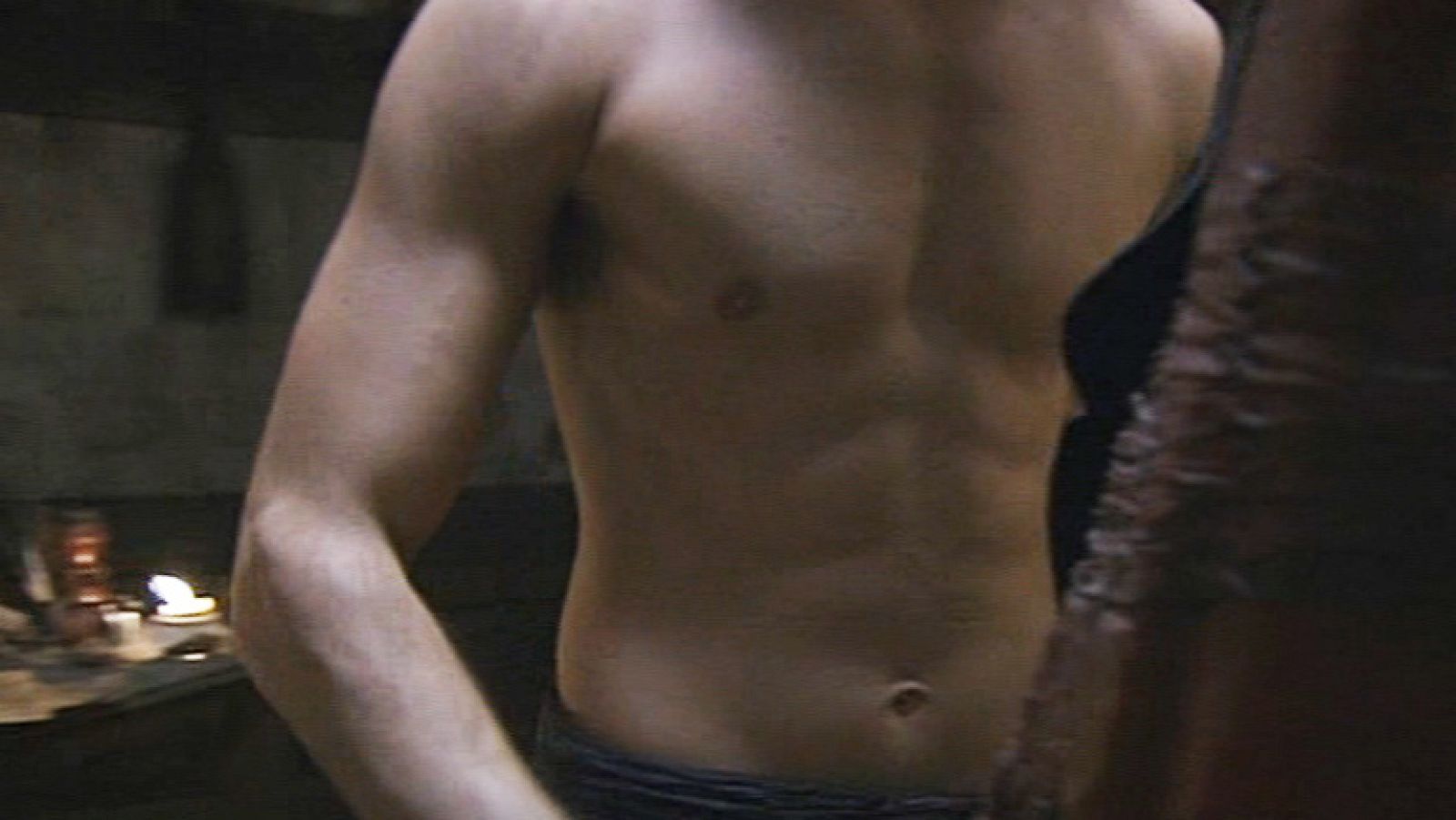 Águila Roja - Águila se viste para su cita con el cosaco | Ver