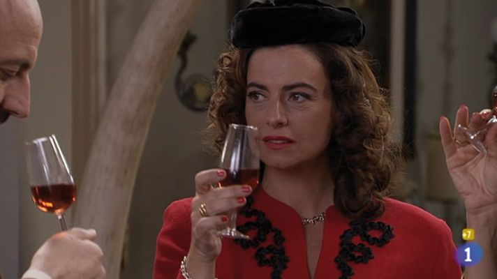 Amar en tiempos revueltos - Rocío siente celos de Angélica