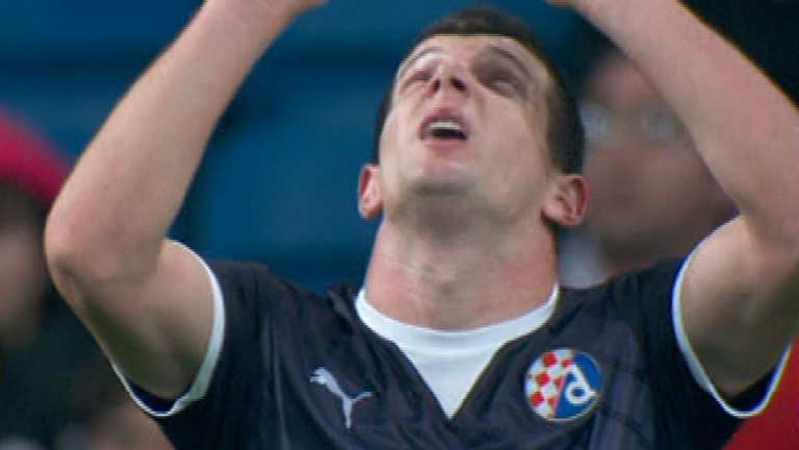 El Dinamo aprovecha la relajación del Madrid por la goleada y acorta distancias