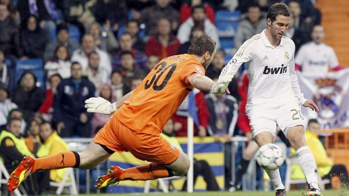 Champions League - Genialidad de Higuaín (3-0)