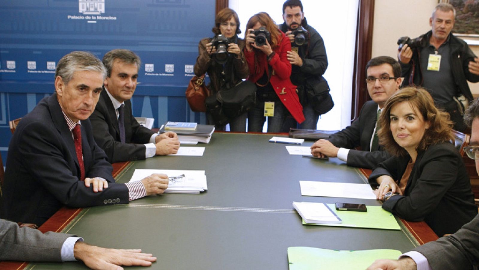 Primer encuentro entre el PP y el gobierno en funciones para el traspaso de poderes