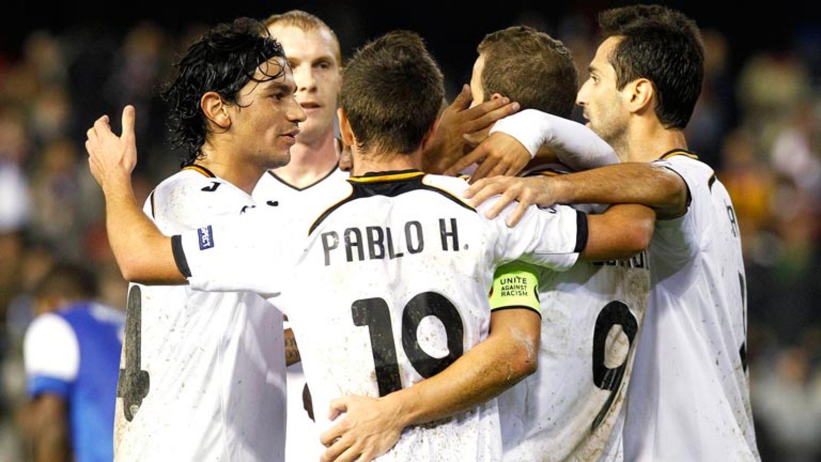 El Valencia endosa una goleada de escándalo al modesto Genk belga y depende de sí mismo para pasar a octavos