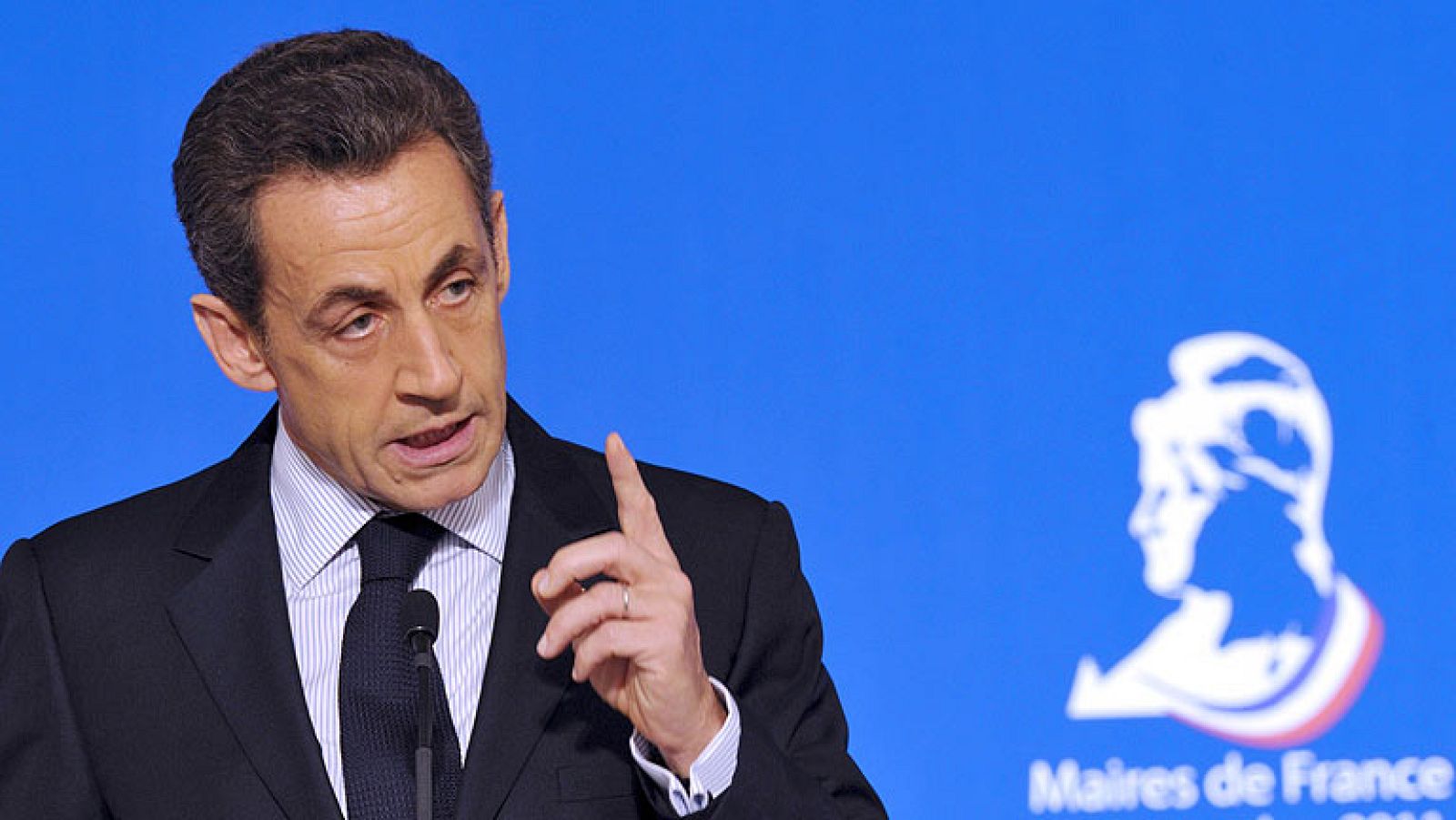 Sarkozy, Merkel y Monti se reúnen en Estrasburgo
