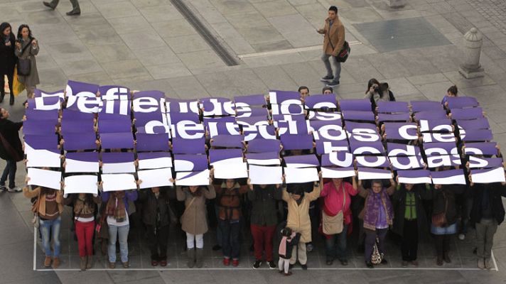 Telediario 1 - Día Internacional de la Violencia de Género 2011
