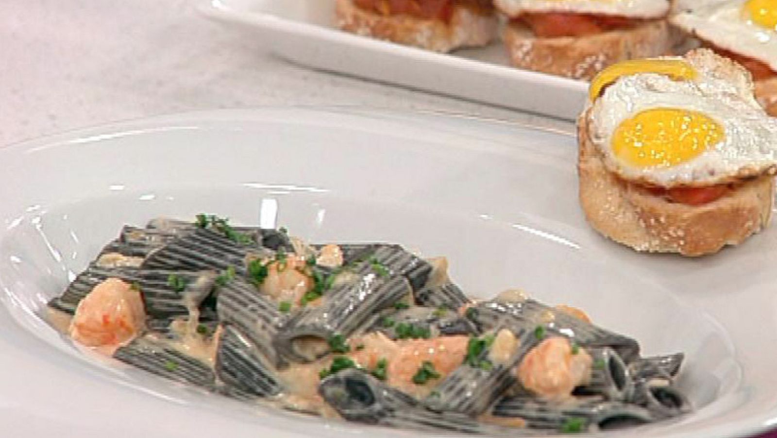 Saber Cocinar - Pasta negra en salsa de langostinos (24/11/2011) - RTVE Cocina | Ver