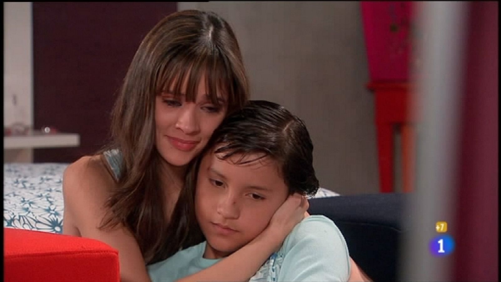 La casa de al lado - Capítulo 15 - Alguien ha entrado en la casa de los Conde y ha dejado inconsciente a Renato - Ver ahora