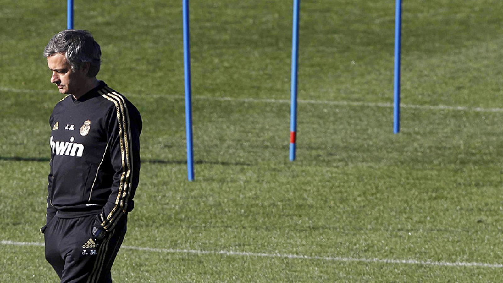 Un partido entre el Real Madrid y el Atlético de Madrid siempre concita la atención de los aficionados. El derbi madrileño llega en un momento cálido de la temporada y el resultado puede definir trayectorias de unos y otros. Los blancos llegan al cho