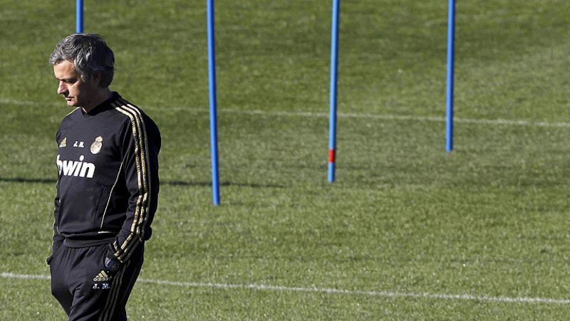 Un partido entre el Real Madrid y el Atlético de Madrid siempre concita la atención de los aficionados. El derbi madrileño llega en un momento cálido de la temporada y el resultado puede definir trayectorias de unos y otros. Los blancos llegan al cho