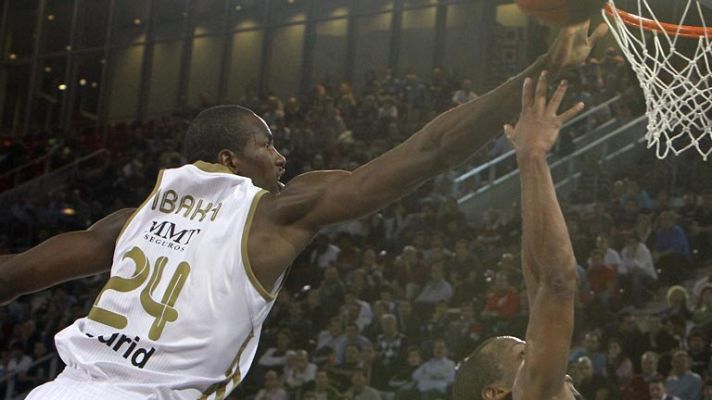 Telediario 1 - Ibaka da la victoria al Madrid