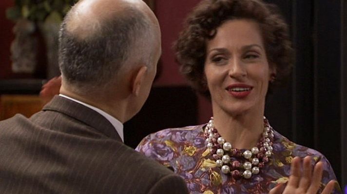 Amar en tiempos revueltos - Amar - Angélica rechaza a Eugenio y le deja las cosas claras