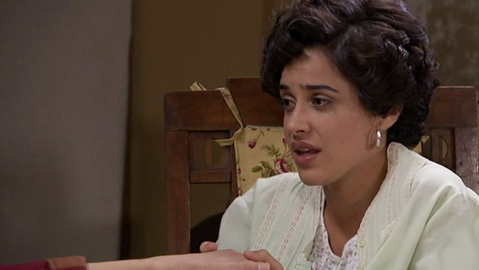 Amar - Chelo rompe con Gerardo pero se da cuenta de su error