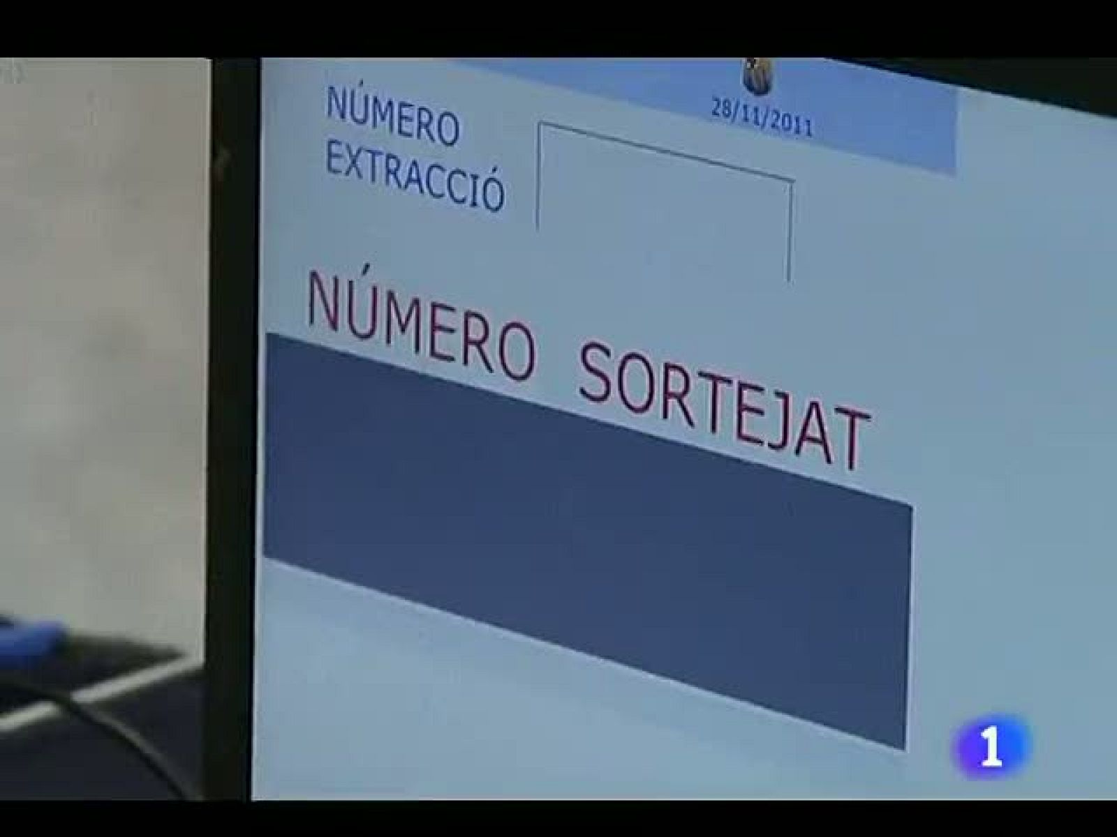 El FC Barcelona ha sorteado esta mañana las 477 entradas de que  dispone para sus socios para el 'clásico' en el Santiago Bernabéu del  próximo 10 de diciembre (22.00 horas), siendo los afortunados  aquellos que tengan el número de petición del 2.714