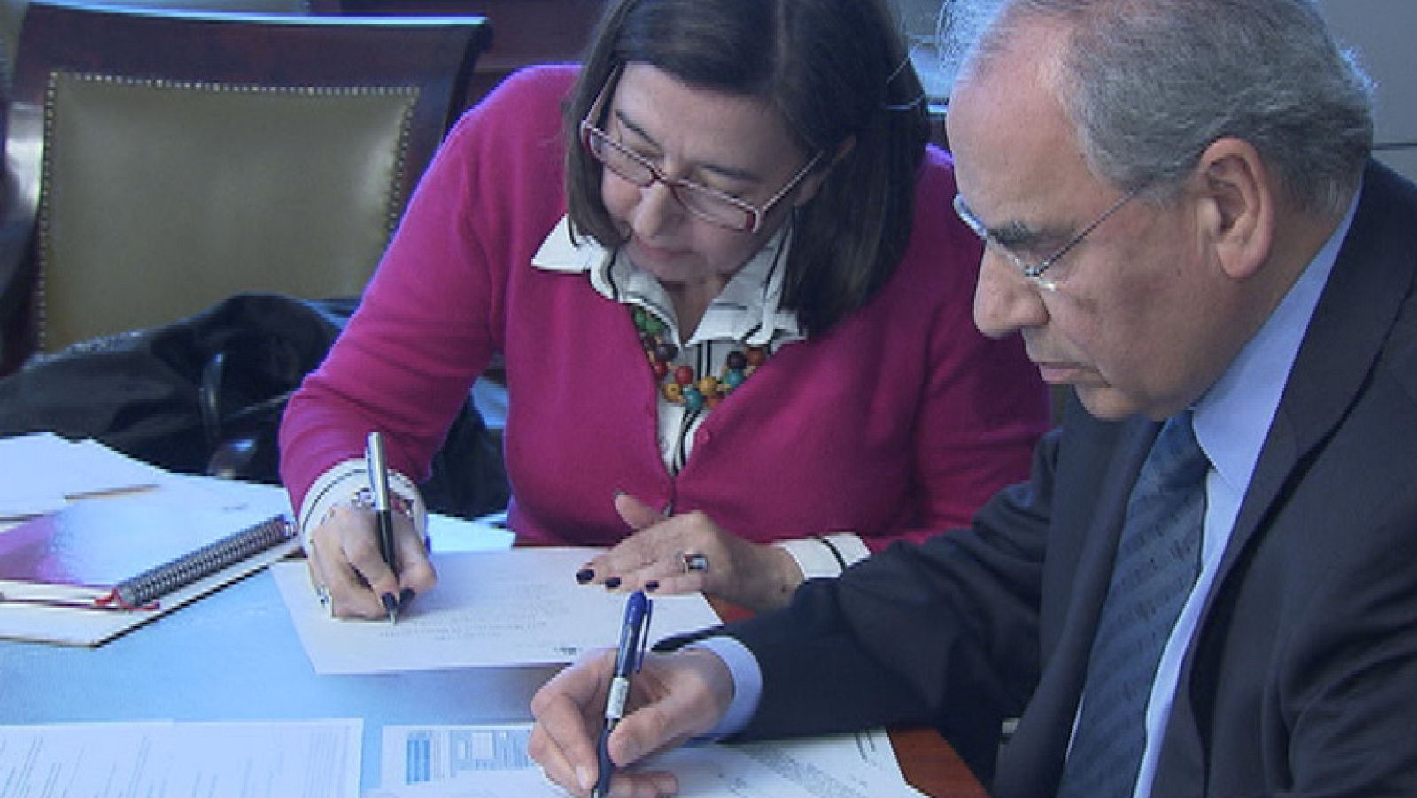 Los grupos políticos cumplen los trámites para ocupar su escaño en el Congreso