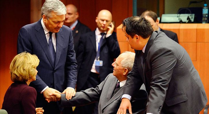 Telediario 1 - El Eurogrupo amplía el fondo de rescate