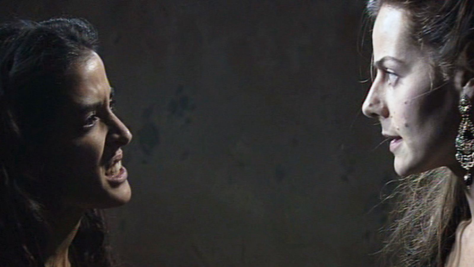 Águila Roja - Margarita se enfrenta a Lucrecia | Ver