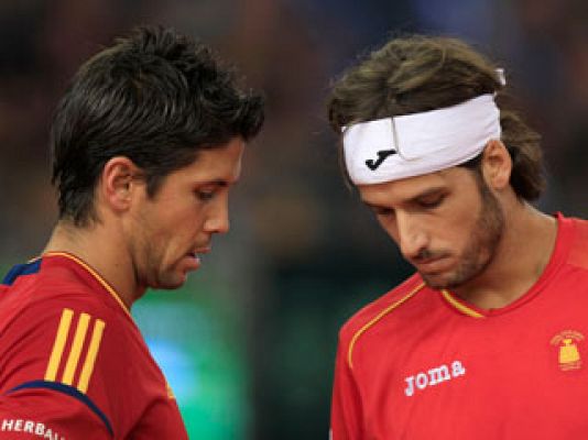 Telediario 1 - Telediario 2 en 4' - 03/12/11