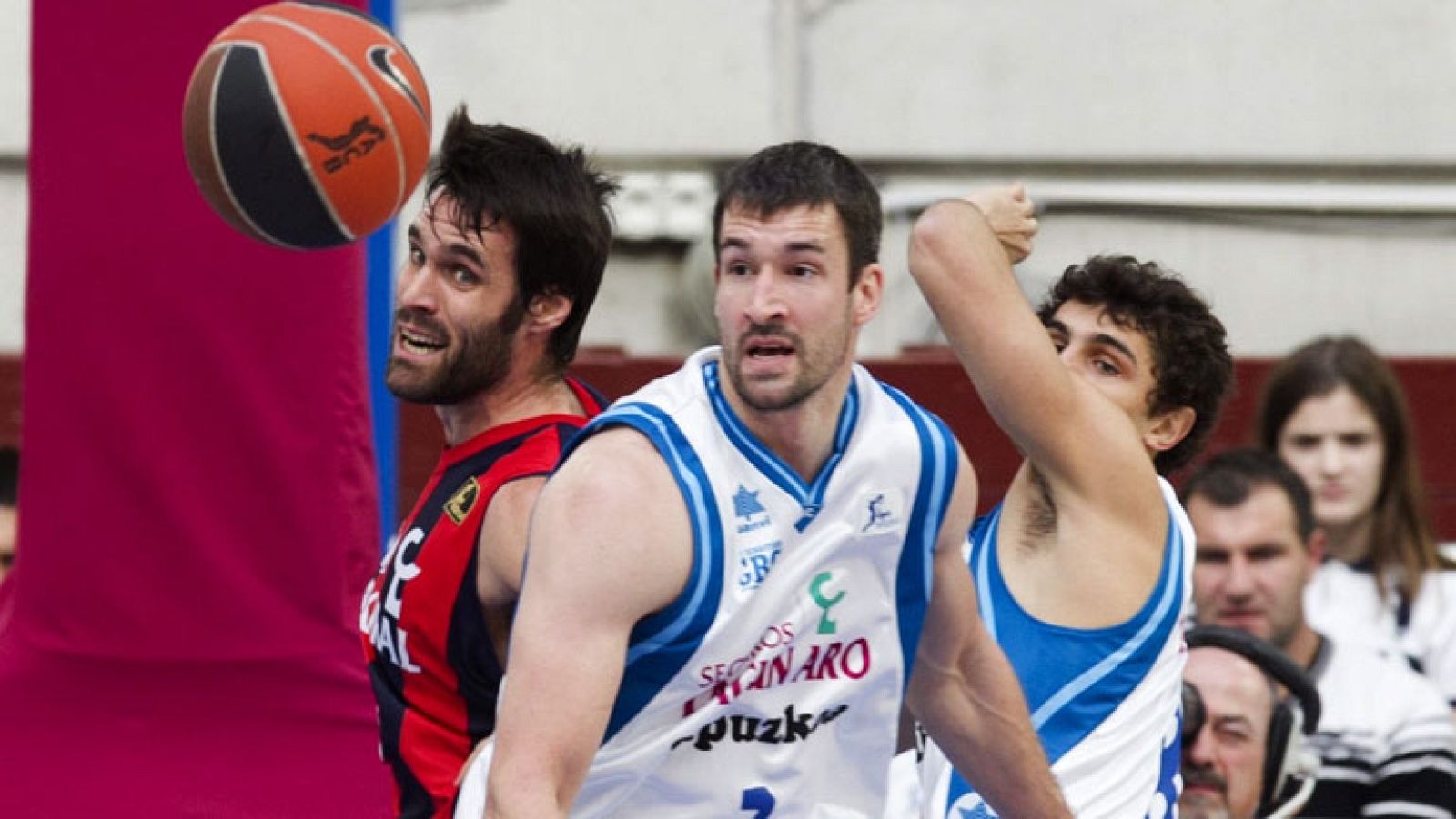 Caja Laboral 84-76 Lagun Aro - Baloncesto en RTVE | Ver