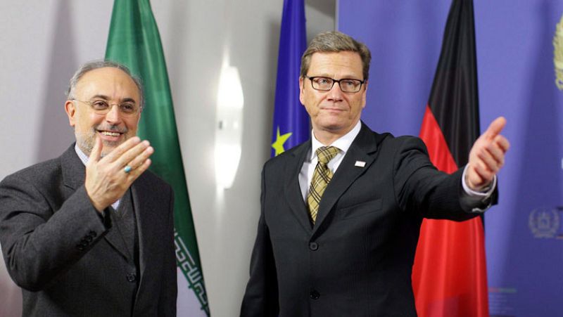 Hamid Karzai pide apoyo a su país tras la retirada de las tropas extranjeras