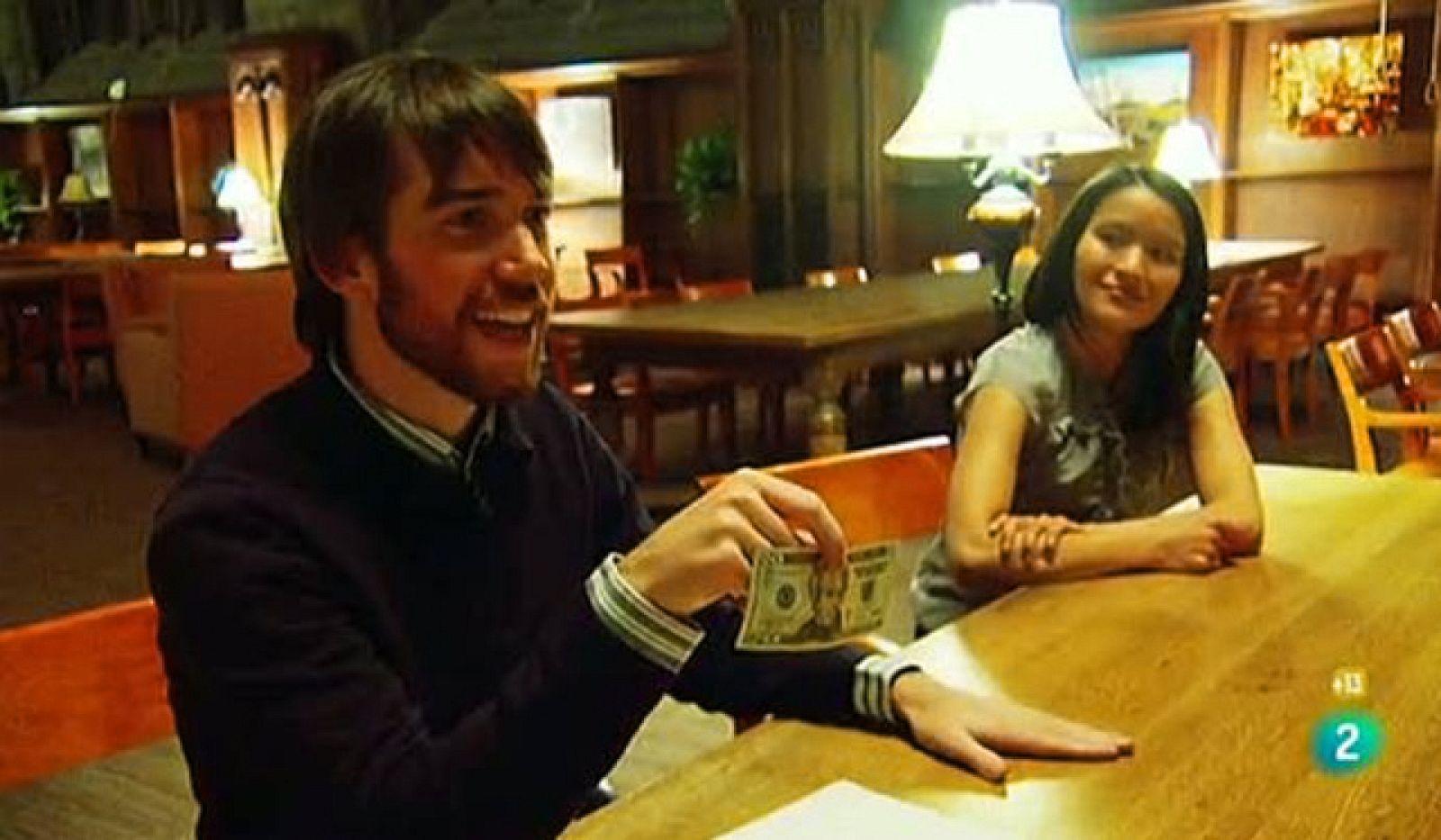 ¿Por qué pagaría alguien 28 dólares por un billete de 20? - Documentos TV | Ver