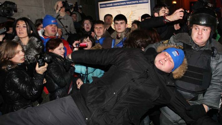 La tarde en 24h - Al menos 100 opositores detenidos en Rusia por denunciar irregularidades en las elecciones