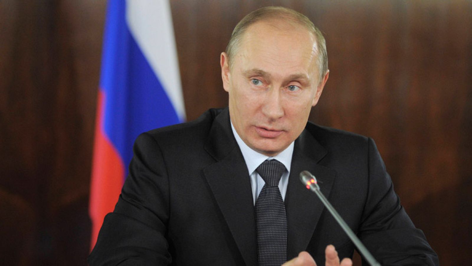 Vladimir Putin acusa a Clinton de instigar a los opositores rusos