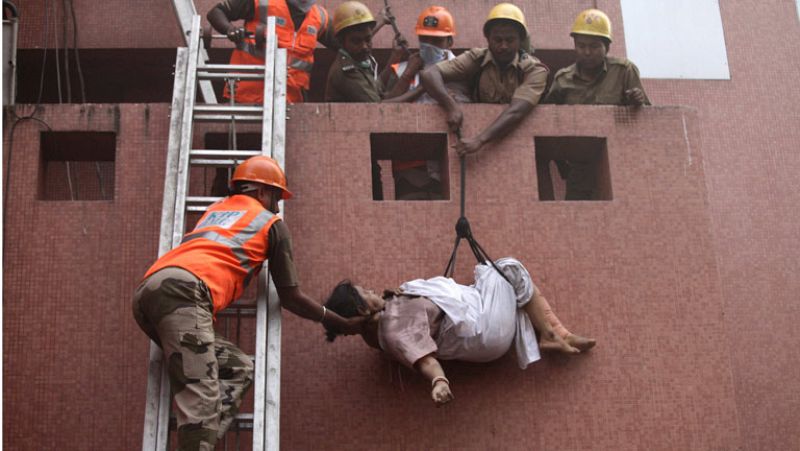 Mueren 73 personas en el incendio de un hospital en la ciudad india de Calcuta