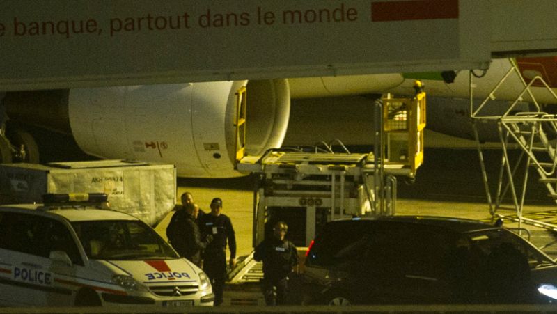 El exdictador Noriega viaje desde Francia para ser extraditado a Panamá