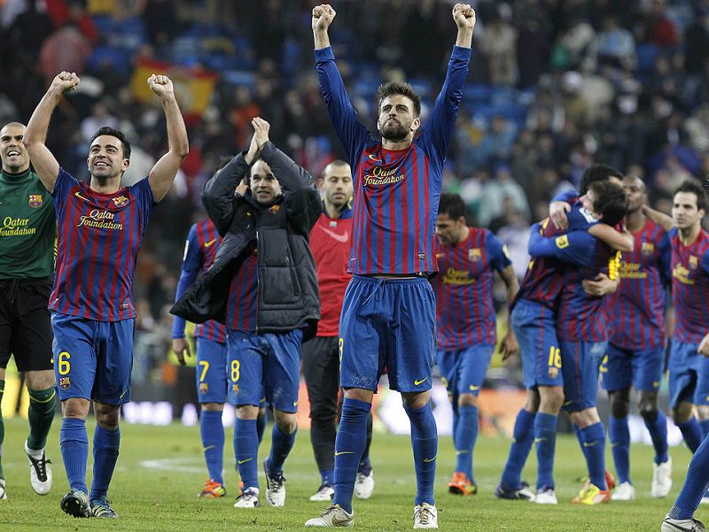 El FC Barcelona ha conseguido la victoria en su visita al Santiago  Bernabéu (1-3) en un partido perteneciente a la decimosexta jornada  de la Liga BBVA y que se decidió en favor de los culés merced a los  goles de Alexis, Xavi Hernández y Cesc Fábr