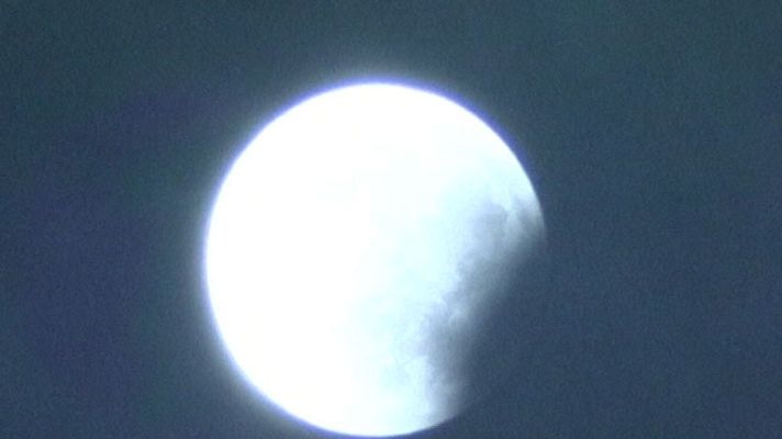 Telediario 1 - último eclipse de luna del 2011