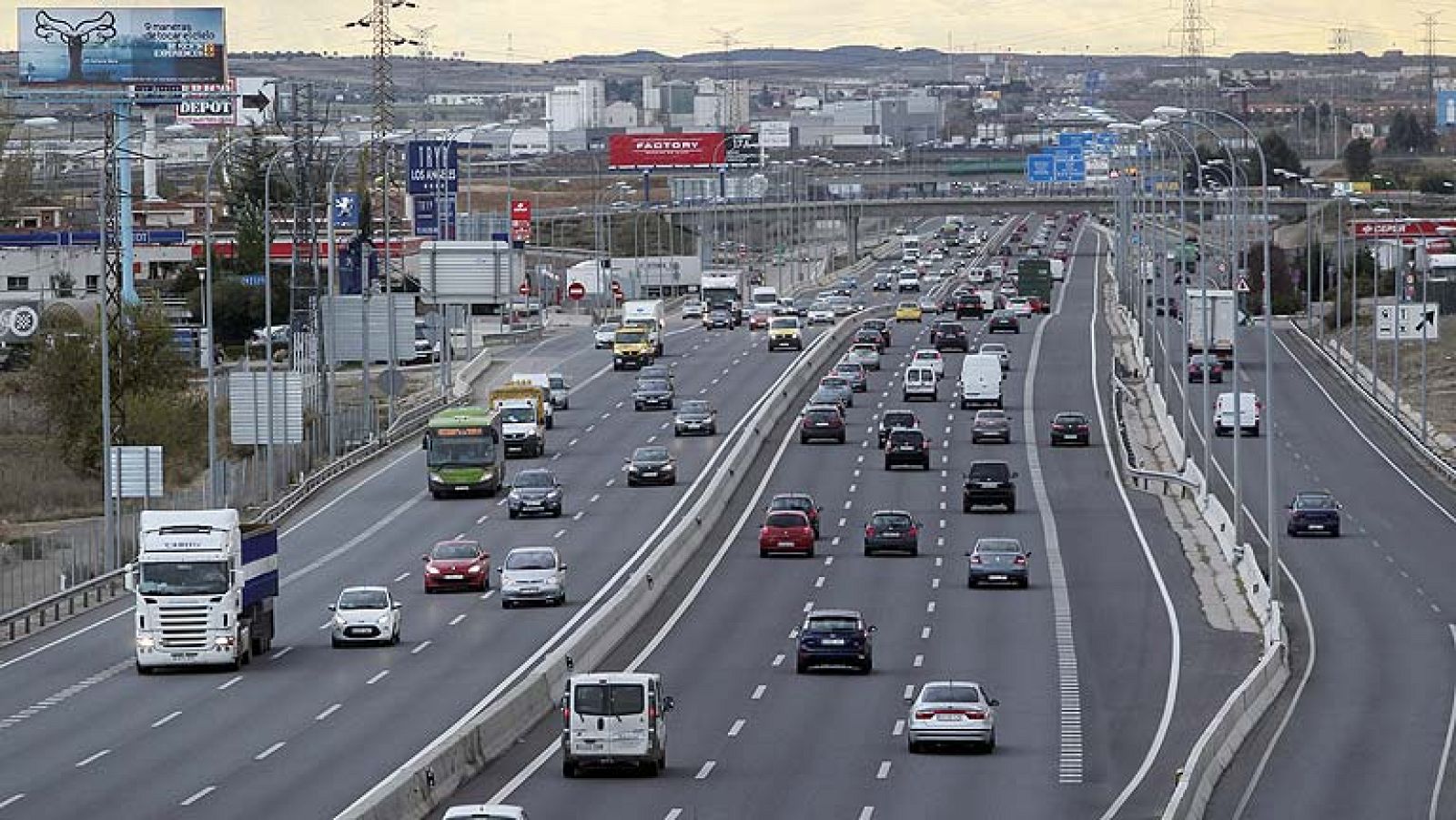 Tráfico fluido y niebla en las carreteras al regreso del puente festivo - Informativo 24h | Ver
