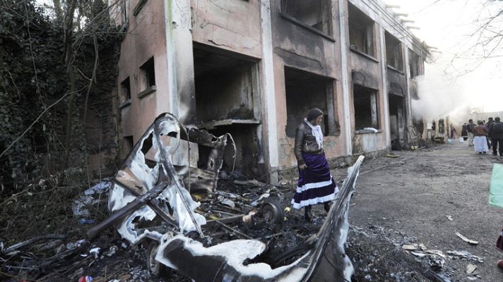 Telediario 1 - Muertos por un incendio en Turín