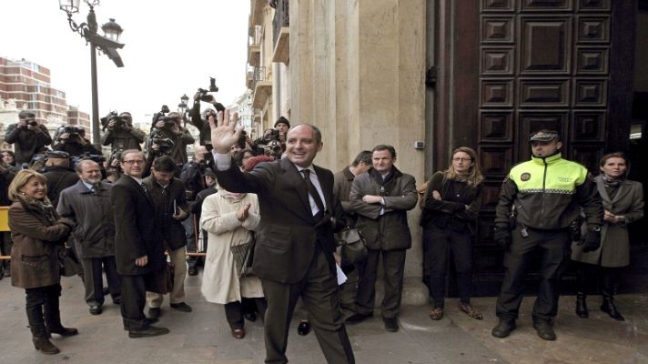 Telediario 1 - Telediario - 15 horas - 12/12/11