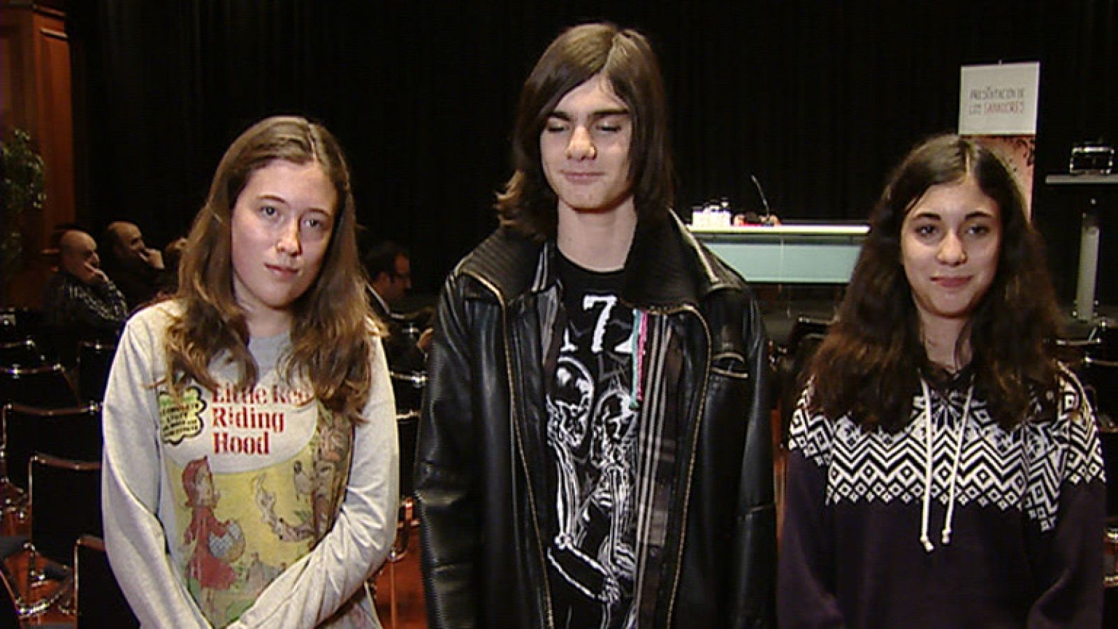 Niños miembros de un jurado literario