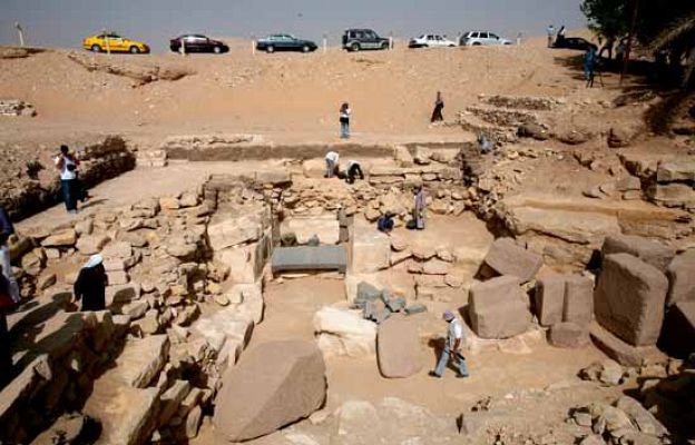  - Una pirámide enterrada en Egipto