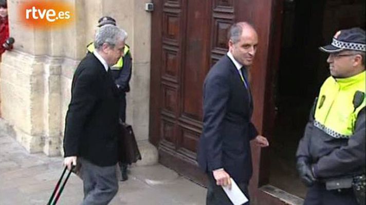  - Camps se siente respaldado por el PP "nacional y autónomico" en la 'causa de los trajes" de Gürtel