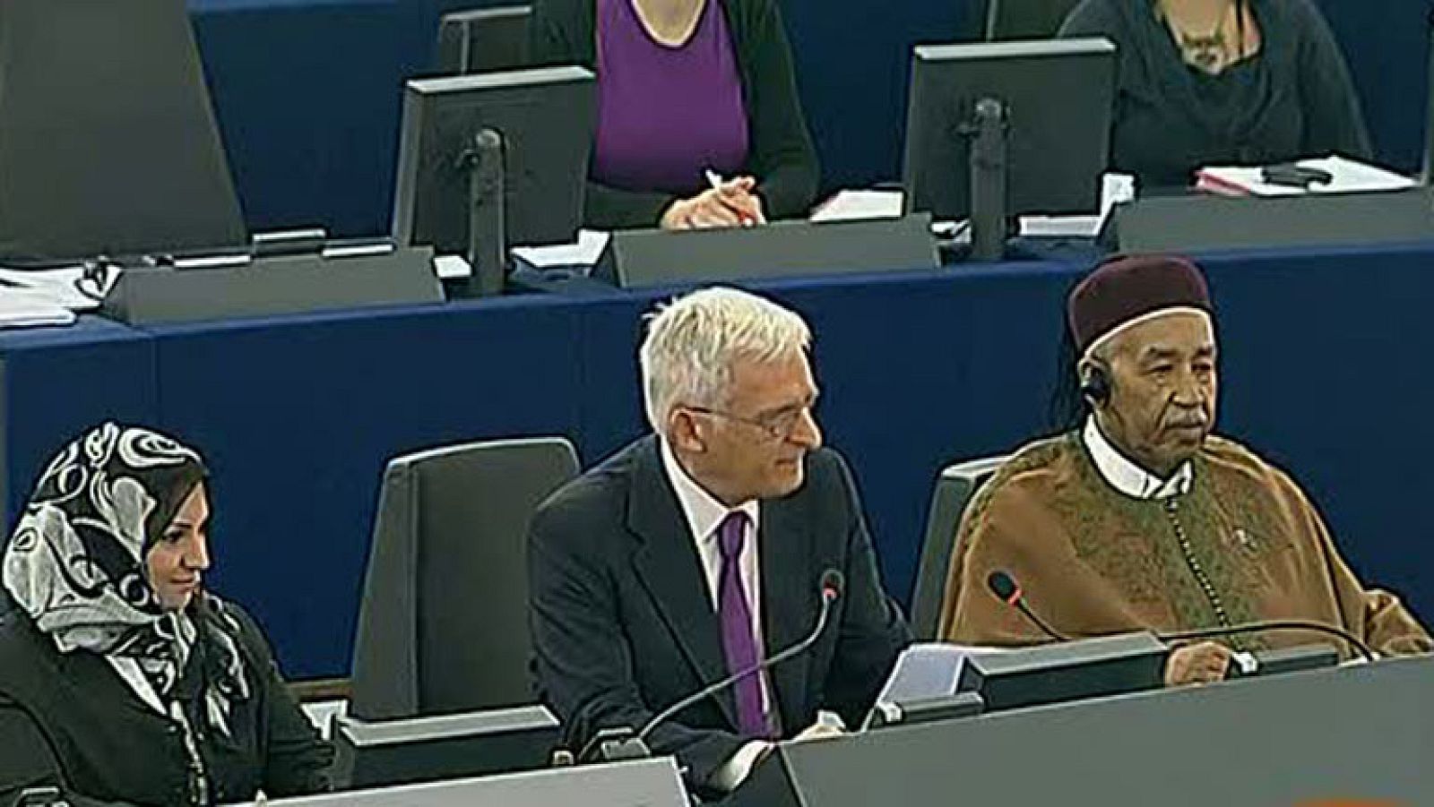 El Parlamento Europeo entrega el premio Sajarov a cinco activistas árabes por las revueltas