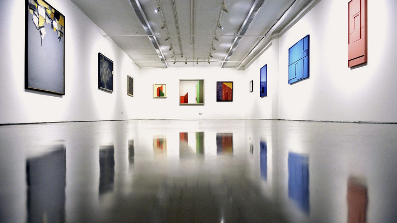 Se inaugura el Centro de Arte Moderno Gerardo Rueda, en Oporto