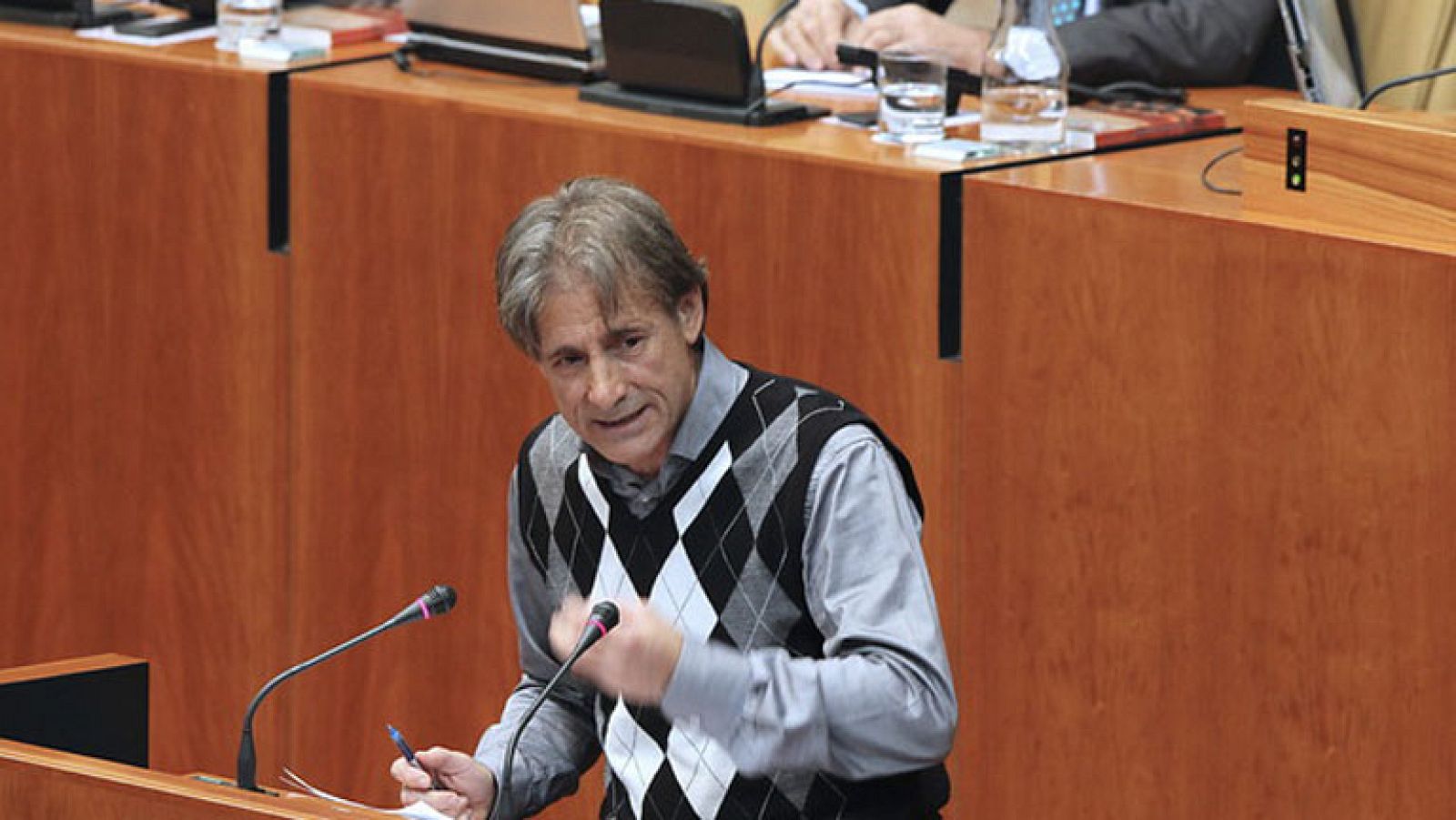 Monago acepta la propuesta de IU  de gasto social y aprueban los presupuestos del 2012