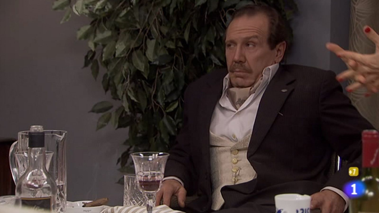 Amar - Víktor recuperará el cuadro de Angélica