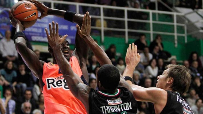 Telediario 1 - El Barça pierde su imbatibilidad y el Bizkaia gana en Estambul