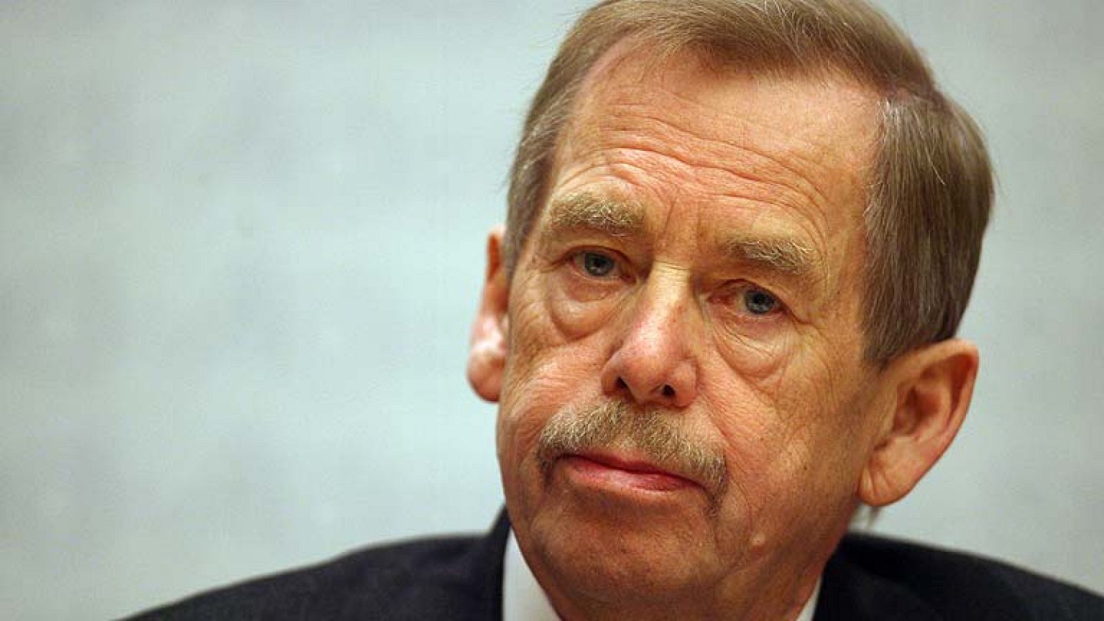Fallece Vaclav Havel, el último presidente de Checoslovaquia - Informativo 24h | Ver