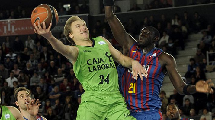 Telediario 1 - El Caja Laboral se impone al Barça