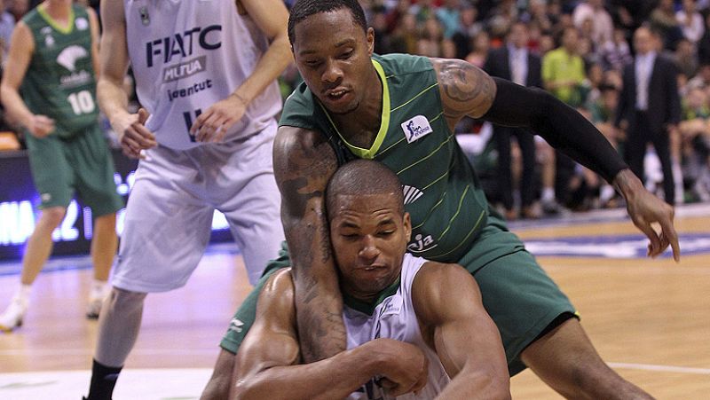 Tres jugadas de Unicaja, Real Madrid y Barcelona Regal conforman el podio de las mejores jugadas de la jornada en la Liga Endesa.