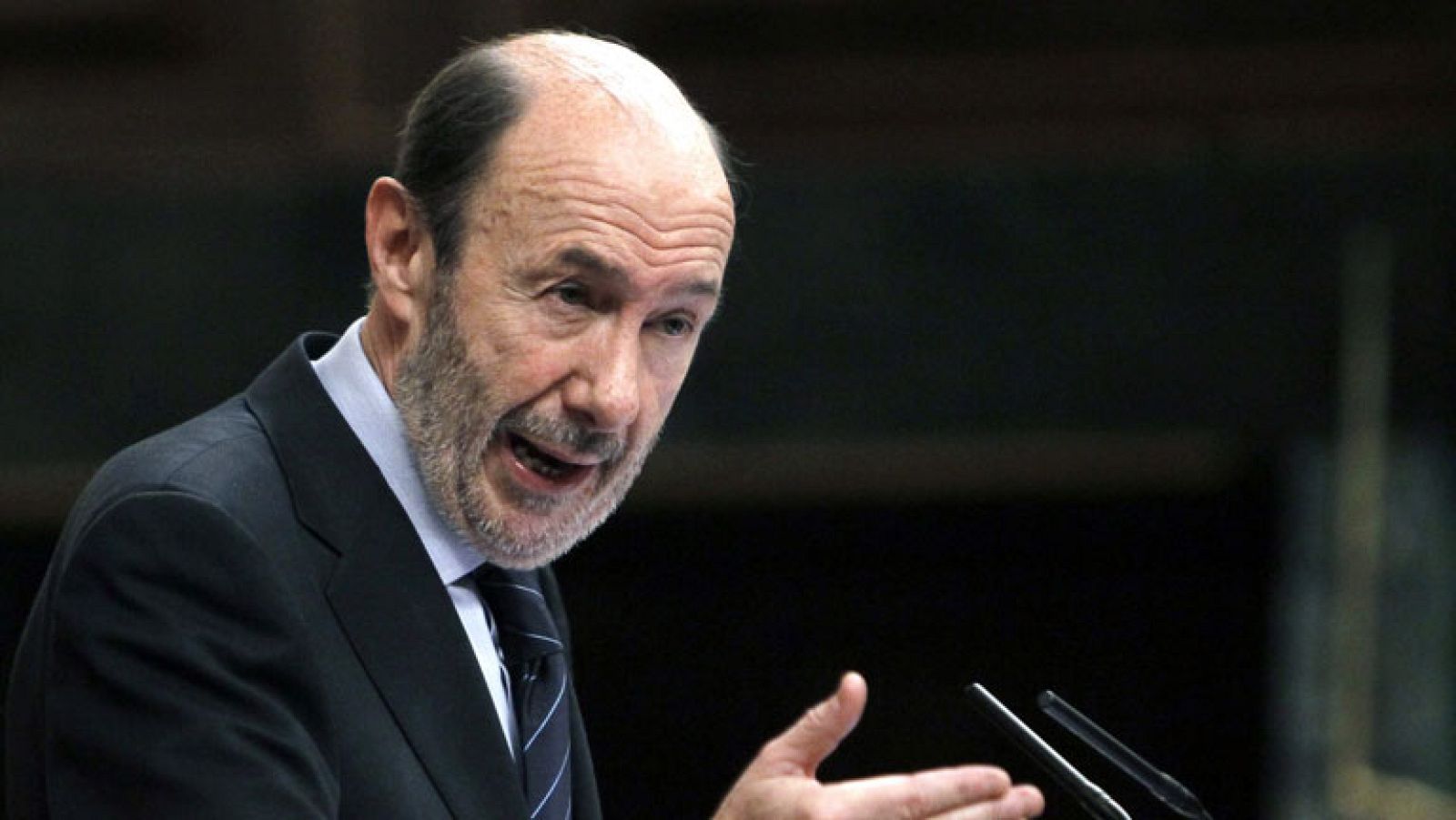 Rubalcaba ofrece una oposición leal