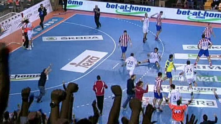  - El Ademar sorprende al Atlético