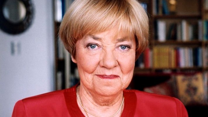  - 10 de enero de 2011: Muere María Elena Walsh