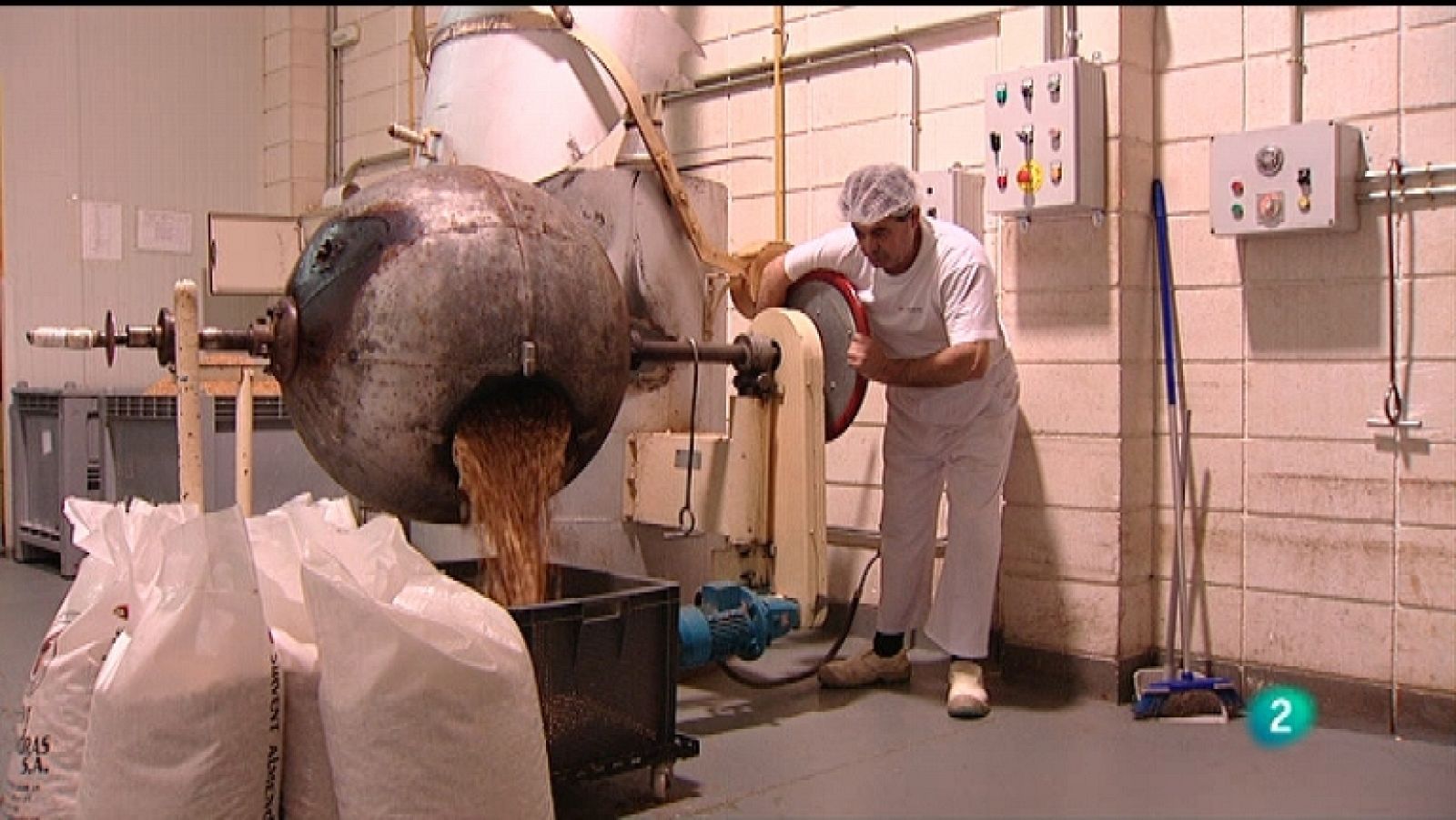 El escarabajo verde - Esencia de turrón - Ver ahora