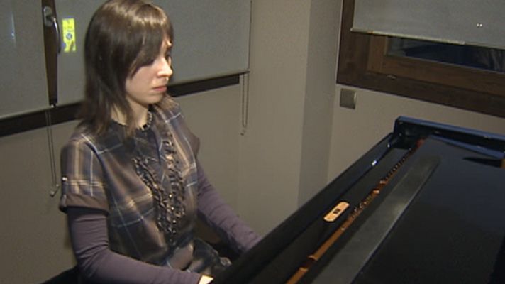 Telediario 1 - A la cárcel por tocar el piano