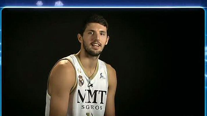 Telediario 1 - El baloncesto felicita la Navidad en todos los idiomas