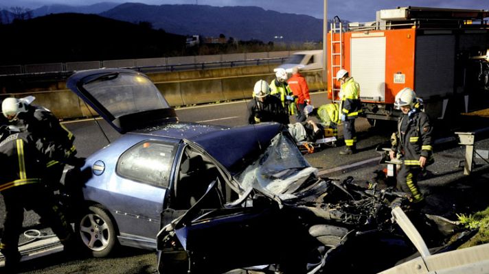 Telediario 1 - Accidentes de tráfico en Navidad